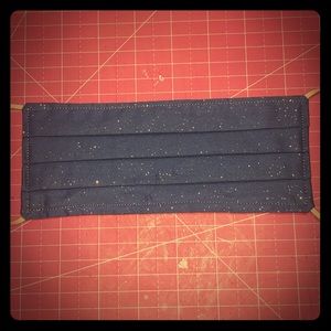 Adult pleated face mask with nose wire